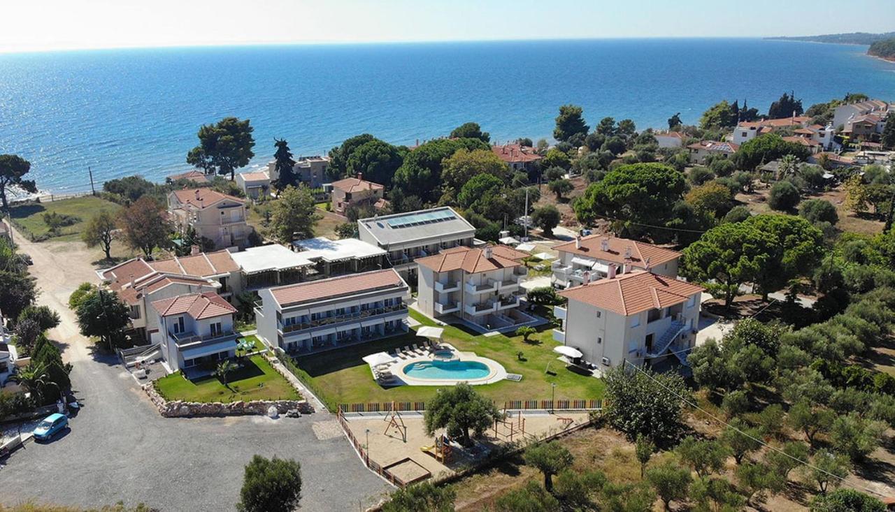 Finikas Garden Beach Resort Nikiti Exterior foto