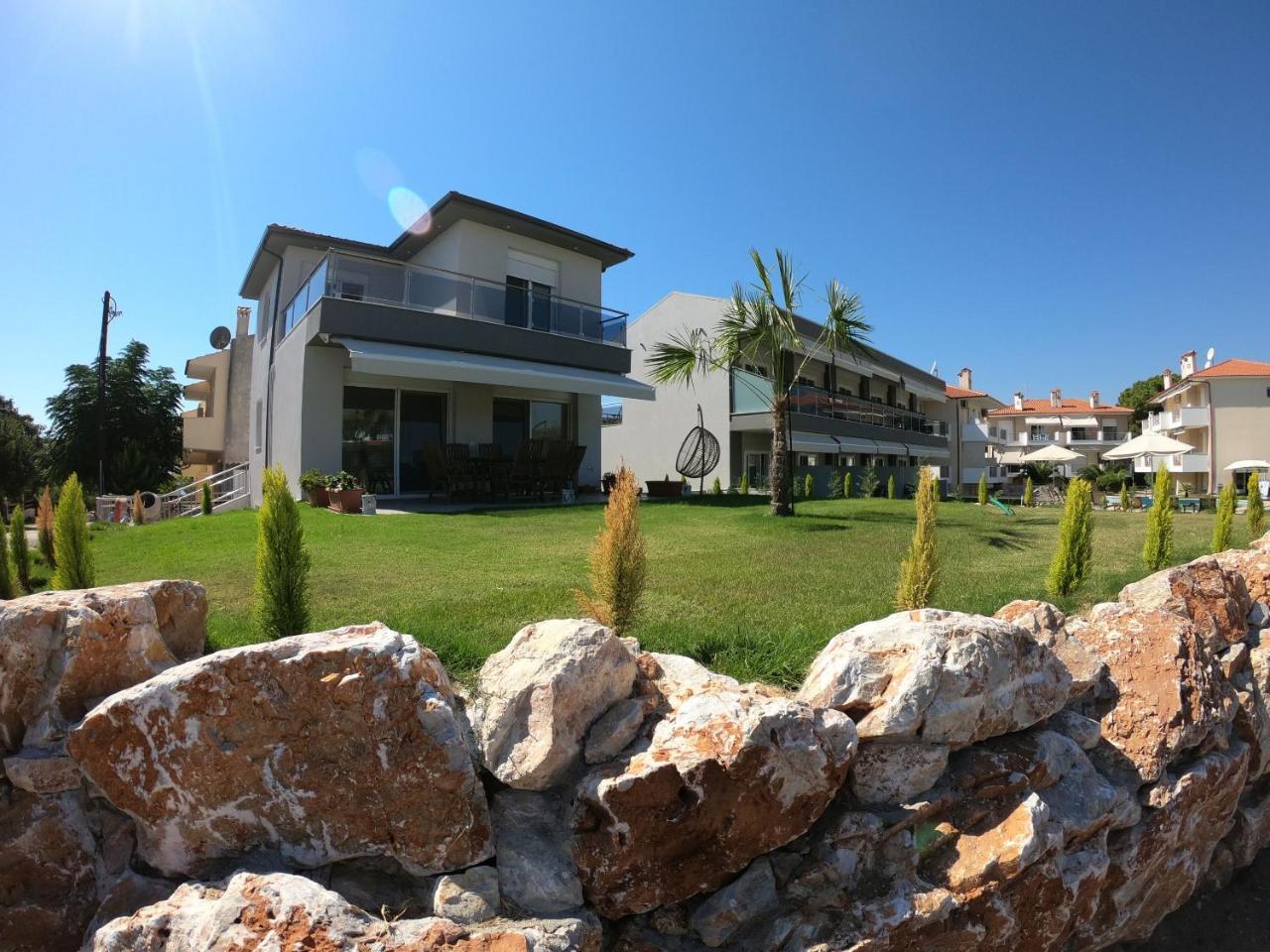 Finikas Garden Beach Resort Nikiti Exterior foto